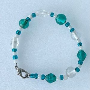 Art GLASS Beaded Bracelet Unique Blue Green With Clear Smooth Beads 7”